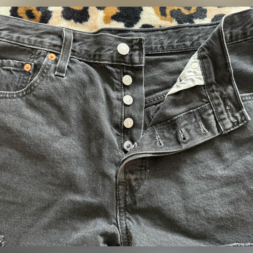 Levi’s - Picture 3 of 6